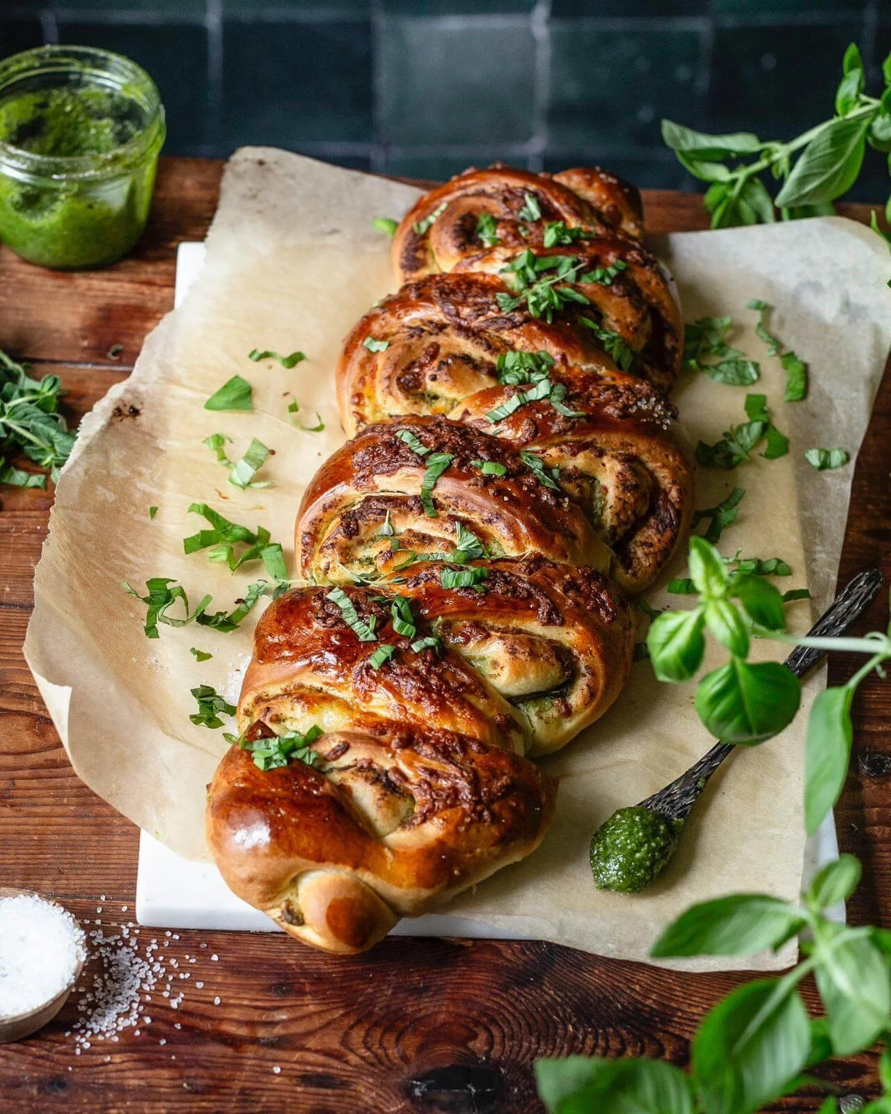 Zupfbrot mit Käse und Pesto (Partybrot) - Klara & Ida